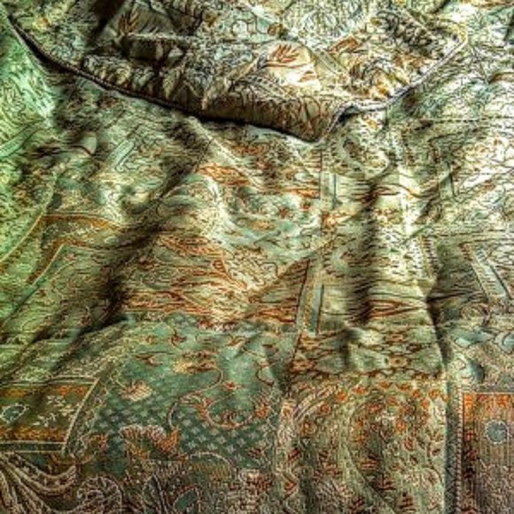 Shams comforter and bedskirt